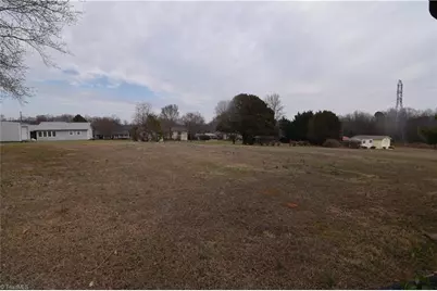 737 Lee Road, Thomasville, NC 27360 - Photo 14