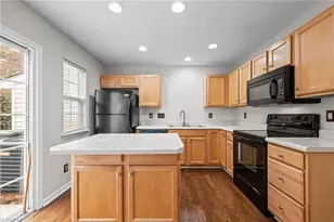 150 Tannenbaum Cir, Greensboro, NC 27410 - Photo 6