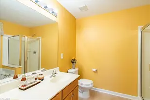 3809 Parkway Vista Rd, Greensboro, NC 27409 - Photo 20