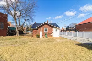 205 W Hunter St, Madison, NC 27025 - Photo 28