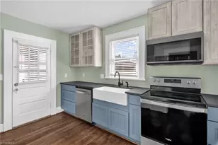 205 W Hunter St, Madison, NC 27025 - Photo 6