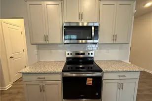 1692 Hallview Ct, Kernersville, NC 27284 - Photo 6