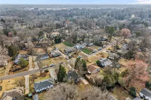 2518 Timber Ln, Greensboro, NC 27408 - Photo 38