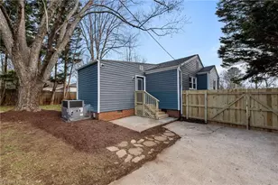 2518 Timber Ln, Greensboro, NC 27408 - Photo 24