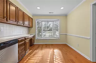 1103 Summer Pl, Greensboro, NC 27410 - Photo 10