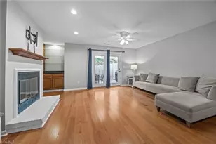 1103 Summer Pl, Greensboro, NC 27410 - Photo 16