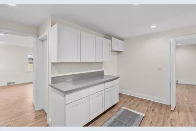 415 Woodsway Drive, Lexington, NC 27292 - Photo 8