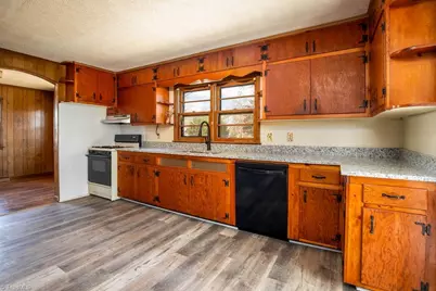 1616 Lucas Avenue, Greensboro, NC 27405 - Photo 6