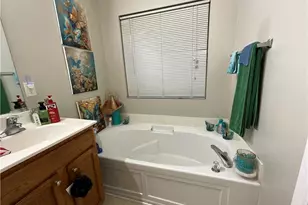 3105 Leo Dr, Greensboro, NC 27405 - Photo 10