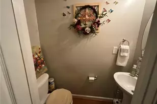 3105 Leo Dr, Greensboro, NC 27405 - Photo 6