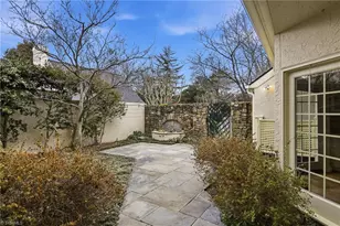 15 Graylyn Pl Ln, Winston-Salem, NC 27106 - Photo 4