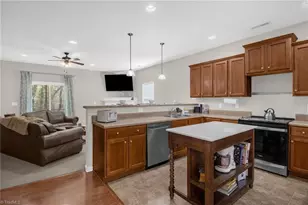 4215 Field Crossing Dr, Winston-Salem, NC 27107 - Photo 8