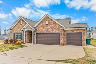 6231 Finch Mdw Ct, Clemmons, NC 27012 - Photo 2