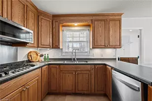 405 Miltwood Dr, Greensboro, NC 27455 - Photo 12