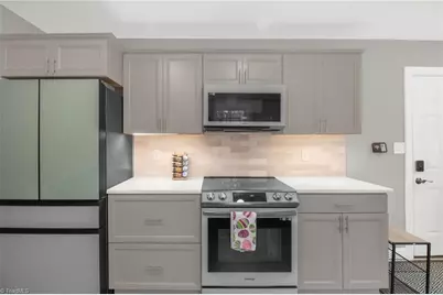 702 E Farriss Avenue, High Point, NC 27262 - Photo 16