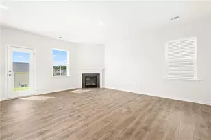 3017 Middle Creek Ln, Greensboro, NC 27405 - Photo 8