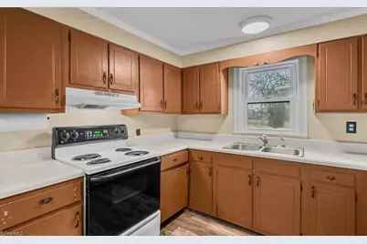 5366 Northwest School Road, Greensboro, NC 27409 - Photo 10