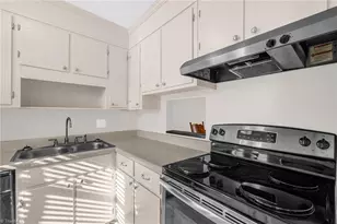 506 Carolyn Ct, Eden, NC 27288 - Photo 6