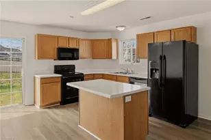 1828 Chatfield Dr, High Point, NC 27260 - Photo 6