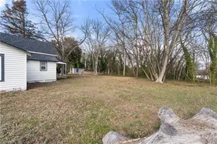 521 E 1st St, Lexington, NC 27292 - Photo 20