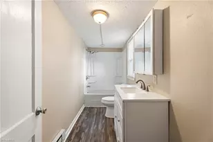 521 E 1st St, Lexington, NC 27292 - Photo 12