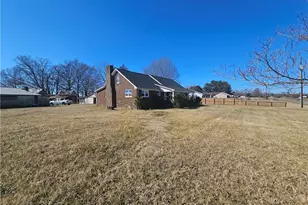 908 Boone Rd, Burlington, NC 27217 - Photo 24