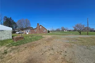 908 Boone Rd, Burlington, NC 27217 - Photo 26