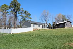 2069 Darwick Rd, Winston-Salem, NC 27127 - Photo 2