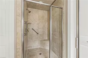 5505 7 Gates Dr, Greensboro, NC 27410 - Photo 20