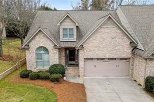 5505 7 Gates Dr, Greensboro, NC 27410 - Photo 2