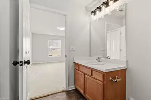 900 Hanahan Ct, Greensboro, NC 27409 - Photo 22