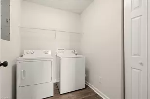 900 Hanahan Ct, Greensboro, NC 27409 - Photo 24