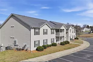 900 Hanahan Ct, Greensboro, NC 27409 - Photo 1