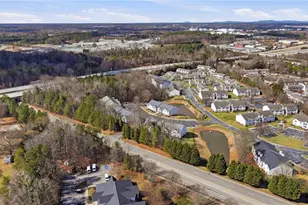 900 Hanahan Ct, Greensboro, NC 27409 - Photo 28