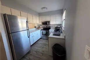 2215 Shadow Valley Rd, High Point, NC 27265 - Photo 2