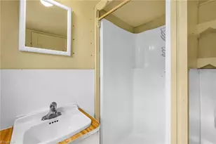 904 Branch St, Eden, NC 27288 - Photo 10