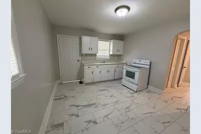 3806 Wooddale Lane, Greensboro, NC 27405 - Photo 6