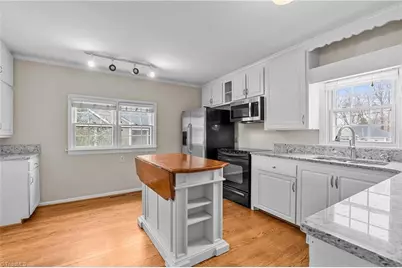 1813 Colonial Avenue, Greensboro, NC 27408 - Photo 6