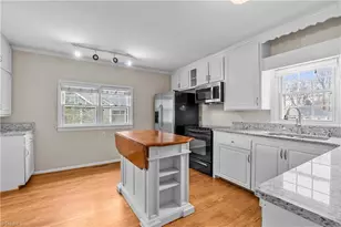 1813 Colonial Ave, Greensboro, NC 27408 - Photo 8