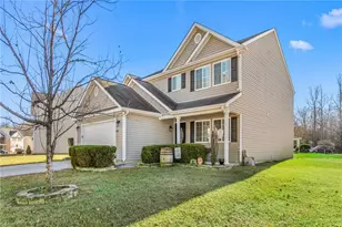 400 Walnut Crossing Dr, Whitsett, NC 27377 - Photo 2