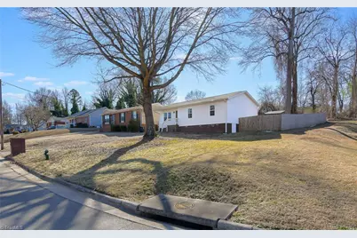 900 Beaumont Avenue, Greensboro, NC 27401 - Photo 28