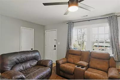 900 Beaumont Avenue, Greensboro, NC 27401 - Photo 6