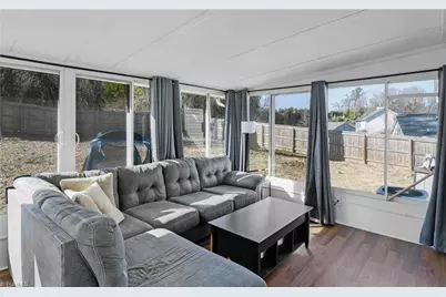 900 Beaumont Avenue, Greensboro, NC 27401 - Photo 16