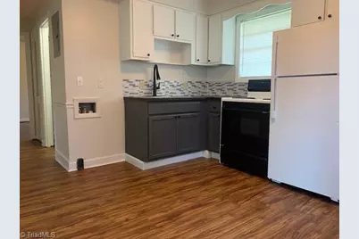 1813 Walker Avenue #D, Greensboro, NC 27403 - Photo 10