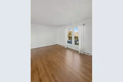 3222 S Elm Eugene Street, Greensboro, NC 27406 - Photo 8