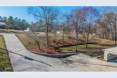 682 Cecil Street, Thomasville, NC 27360 - Photo 8