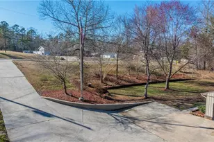 682 Cecil St, Thomasville, NC 27360 - Photo 8