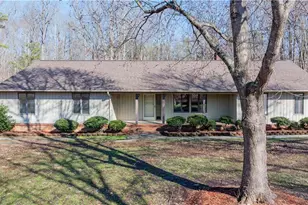 682 Cecil St, Thomasville, NC 27360 - Photo 2