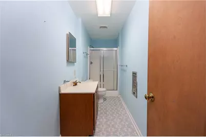 682 Cecil Street, Thomasville, NC 27360 - Photo 38