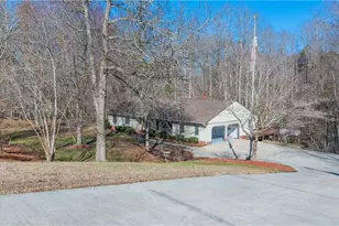 682 Cecil St, Thomasville, NC 27360 - Photo 6